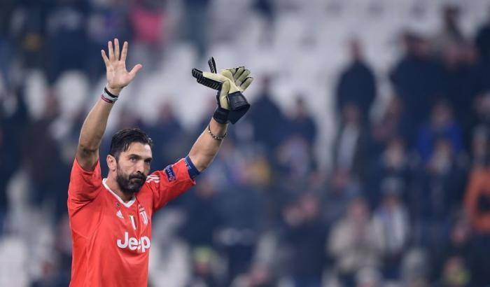 Buffon dice addio alla Juventus, Del Piero: "carriera leggendaria"