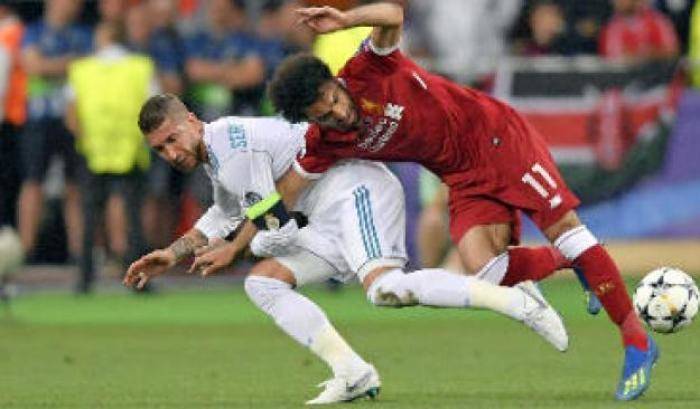 Infortunio Salah: chiesto il risarcimento di un miliardo di euro a Ramos