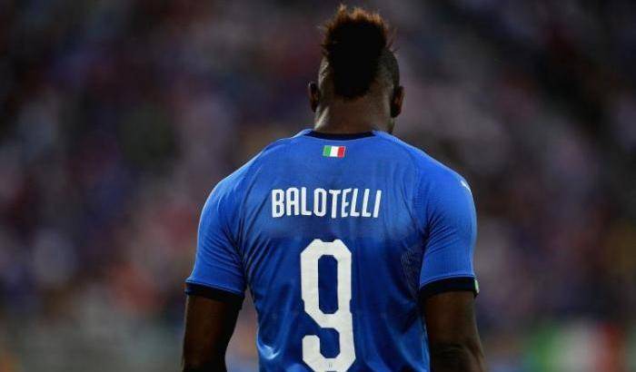 Balotelli duro contro i razzisti: siete la parte malata della società