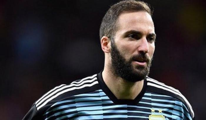 Higuain dice sì al Milan: Leonardo tratta con la Juventus