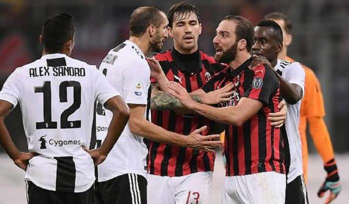 Due giornate di squalifica per Higuain: condotta gravemente irriguardosa