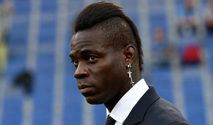 Sexy ricatto a Balotelli, l'avvocato della ragazza: "Coi soldi di Mario mi compro due Ferrari"