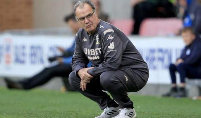 Bielsa: "Mi riduco lo stipendio perché il Leeds possa pagare i dipendenti" Bielsa: "Mi riduco lo stipendio perché il Leeds possa pagare i dipendenti"