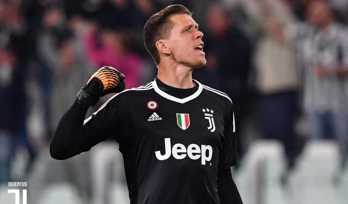 Szczesny lancia un appello ai tifosi: "Rimaniamo tutti a casa e ci vedremo presto sul campo"