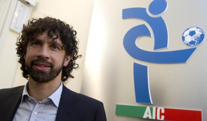 L'associazione calciatori attacca il governo: "Norme discriminatorie"