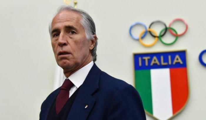 Il presidente del Coni Malagò: "Tifo per la ripartenza del calcio ma serve un piano b"