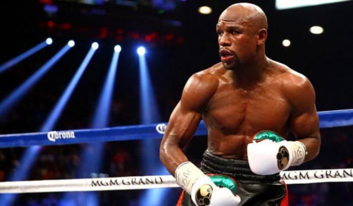 L'ex pugile Mayweather nella bufera per una festa in piscina in piena emergenza Coronavirus