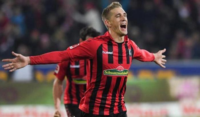 Bundesliga, Friburgo - Borussia M'Gladbach finisce 1-0. Petersen entra e segna