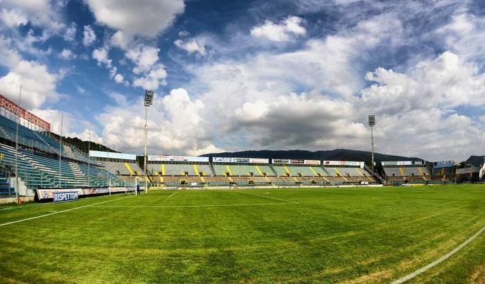 Brescia, i tifosi contro la ripresa della Serie A