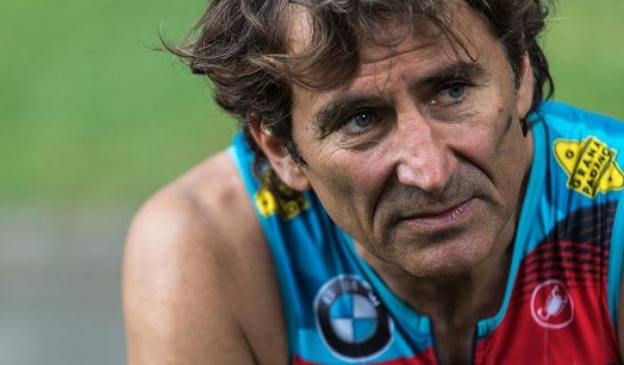 Alex Zanardi operato al cervello per la seconda volta: resta grave