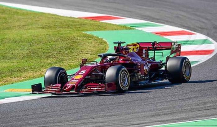 Mugello, nelle seconde prove libere dominano le Mercedes