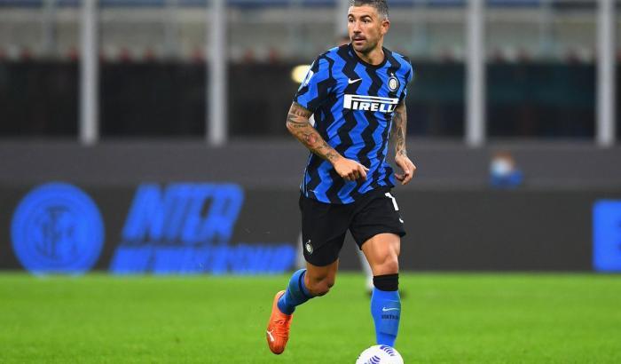 Altra brutta notizia per l'Inter: anche Kolarov positivo al Covid-19