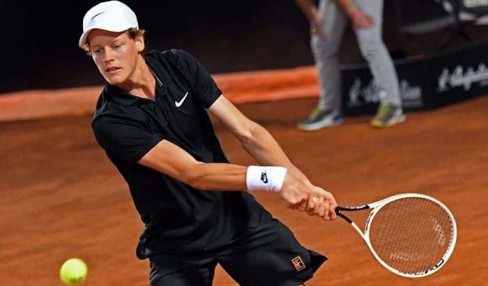 Il giovane italiano Sinner batte Mannarino a Sofia raggiungendo la sua prima finale Atp Il giovane italiano Sinner batte Mannarino a Sofia raggiungendo la sua prima finale Atp