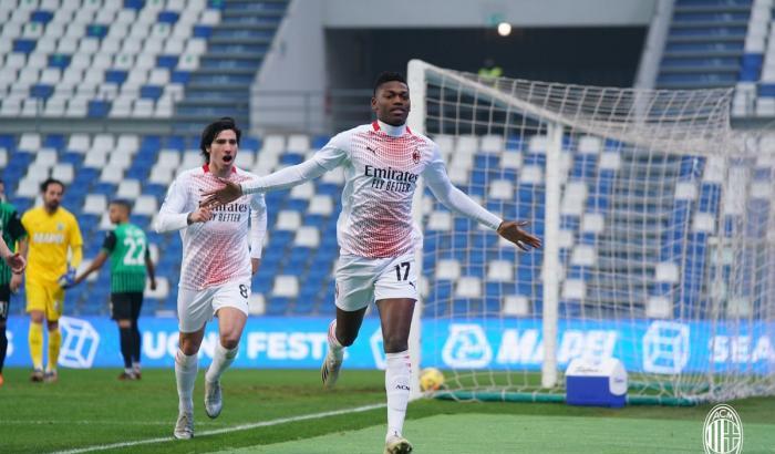 Le partite delle 15: Milan e Inter vincono 2-1. Il Benevento inguaia il Genoa