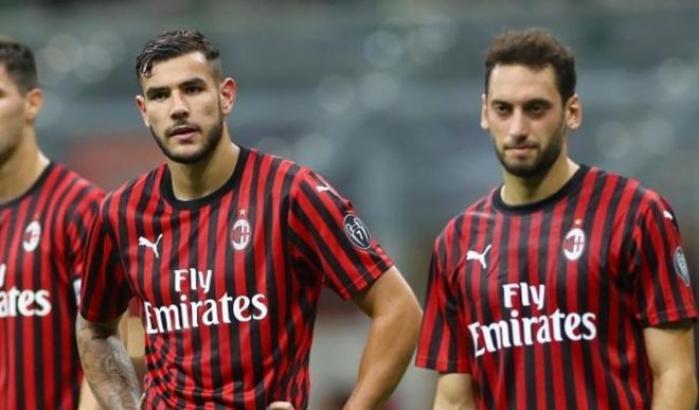 Emergenza Covid in casa Milan: Theo Hernandez e Calhanoglu positivi