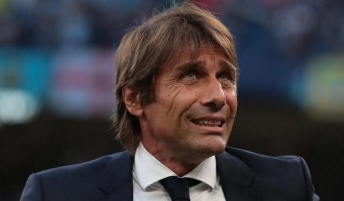 Antonio Conte rischia una maxi squalifica dopo l'espulsione in campo