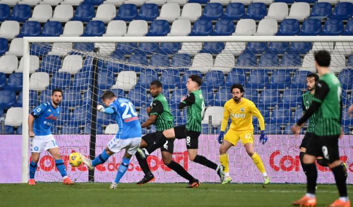 Pirotecnico 3 -3 tra Sassuolo e Napoli nell'anticipo della 25° giornata