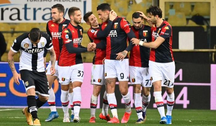 Parma-Genoa 1-2, la magia di Pellé non basta: Scamacca affonda D’aversa