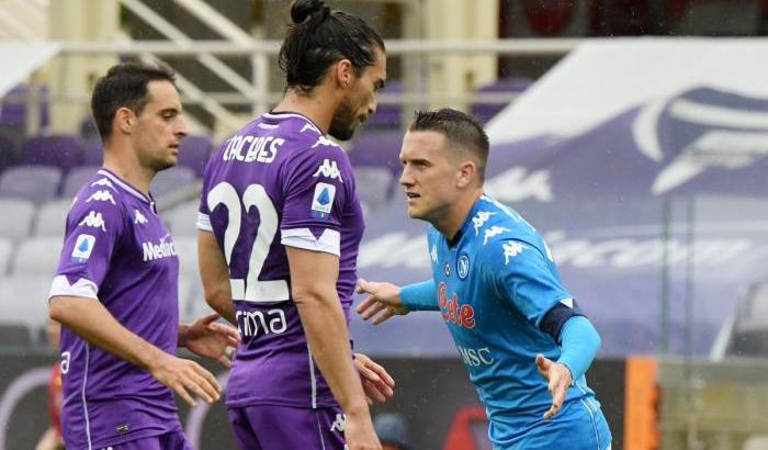 Napoli in pole position per la Champions: battuta la Fiorentina 0-2 all'Artemio Franchi