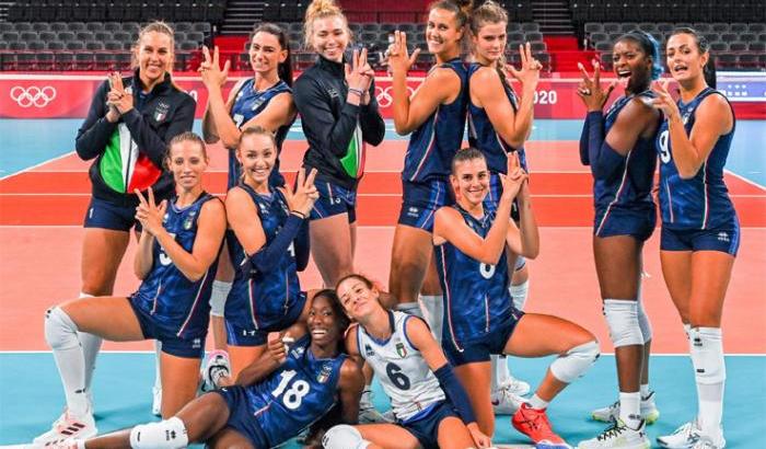 Le azzurre della pallavolo dominano ancora e il Settebello vince in rimonta