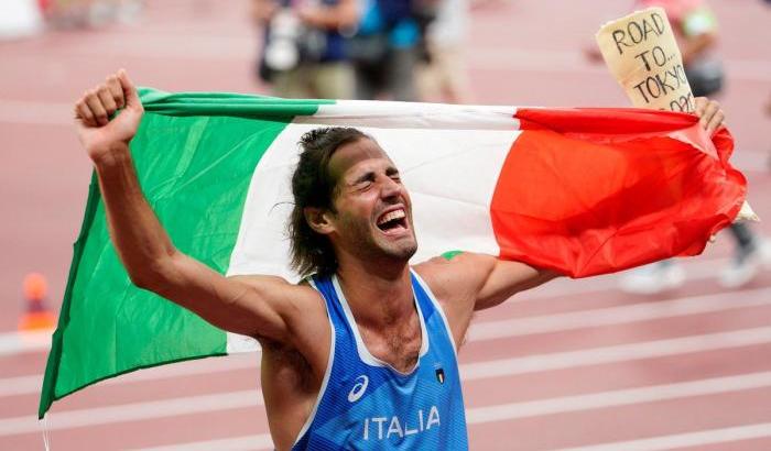 Gianmarco Tamberi nella leggenda: è medaglia d'oro ex aequo nel salto in alto