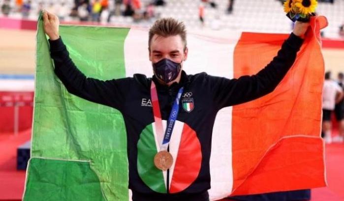 Bronzo per Viviani su pista dopo una grande rimonta: il portabandiera azzurro porta la medaglia numero 34