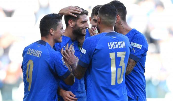 Barella e Berardi bastano per il terzo posto, l'Italia batte un Belgio sfortunato