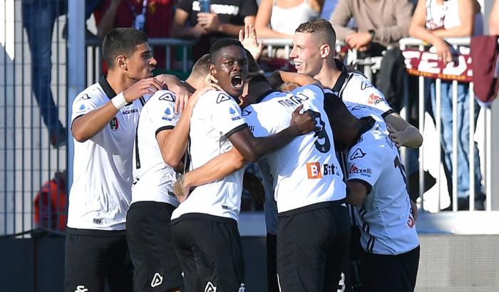 Lo Spezia vince in rimonta lo scontro salvezza contro la Salernitana: finisce 2-1