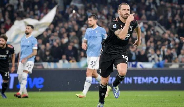 Bonucci realizza due rigori e la Juve batte la Lazio all'Olimpico