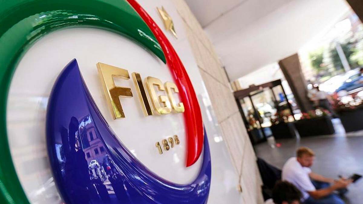 Calcio, Guardia di Finanza nella sede della Covisoc per le plusvalenze di A